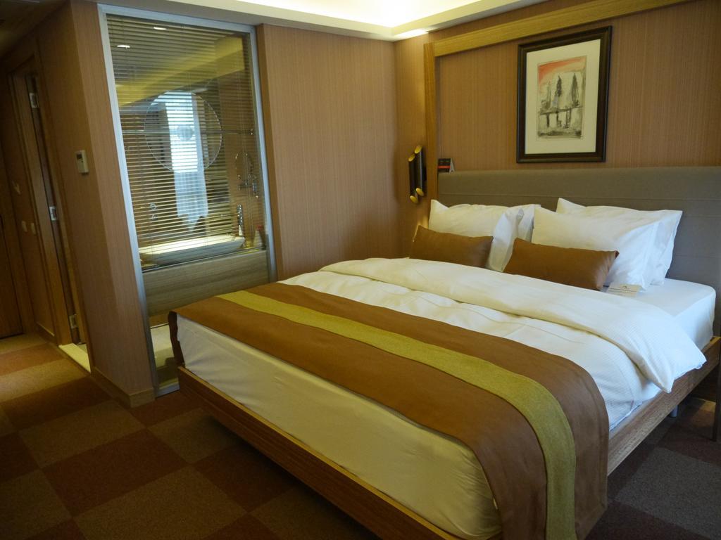 The Crater Hotel Tatvan Phòng bức ảnh